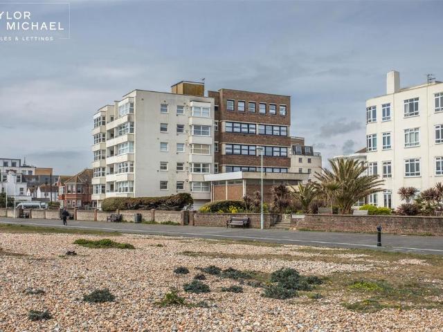 Flat for rent in Worthing, West Sussex