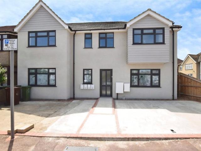 Flat for rent in Dagenham, Greater London