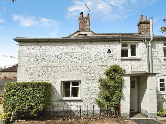 Flat for rent in Winterborne Kingston, East Dorset