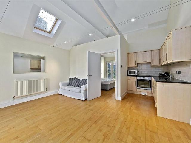 Apartment for rent in North Sheen, Greater London