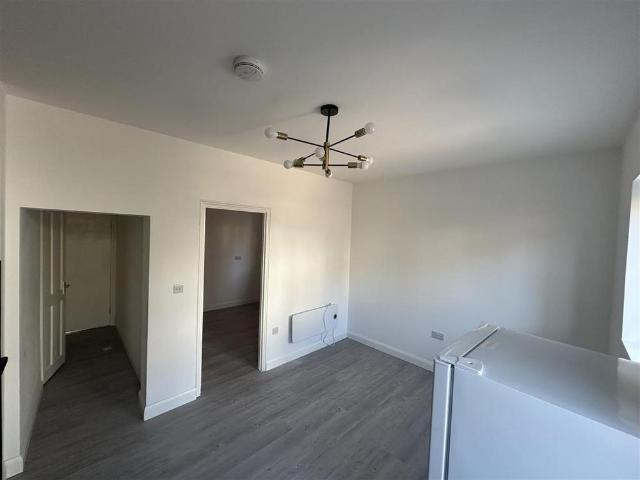 Apartment for rent in Scotch Estate, Hornsey