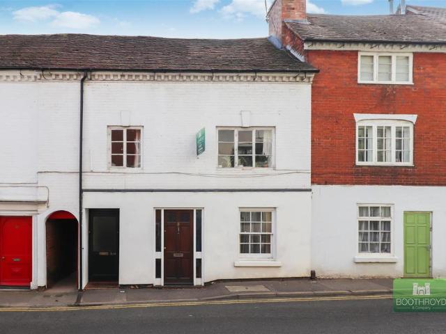 Flat for rent in Ladyes Hills, Green Close