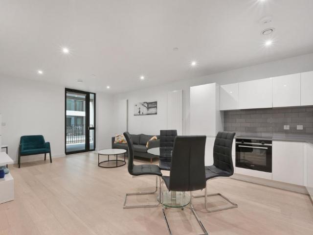 Flat for rent in Silvertown, Greater London