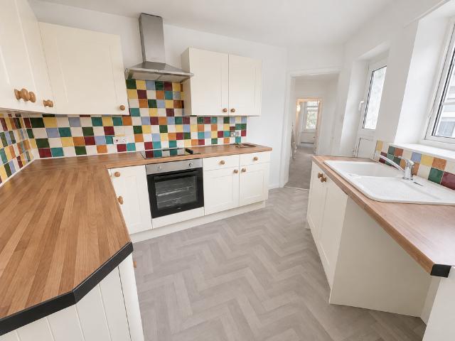 Flat for rent in Dewsbury Road Allotments, Wakefield