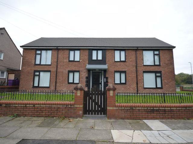 Flat for rent in Calderstones