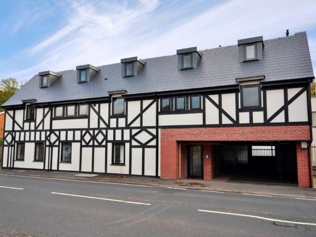 Flat for rent in Moneyhill, Batchworth