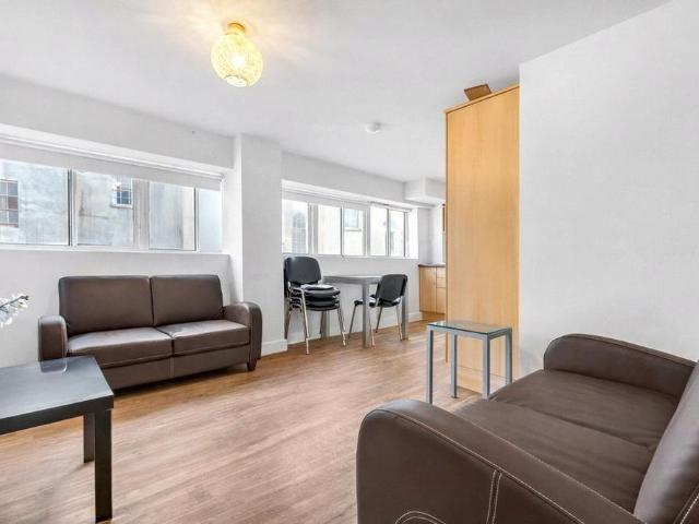 Apartment for rent in Hotwells, Feckenham