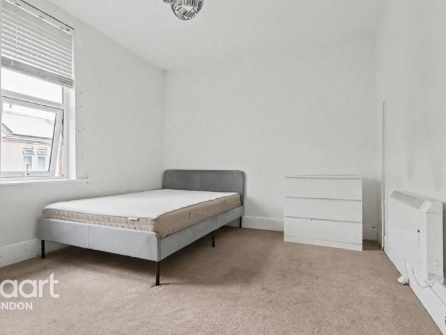 Apartment for rent in Walcot West, Rodbourne