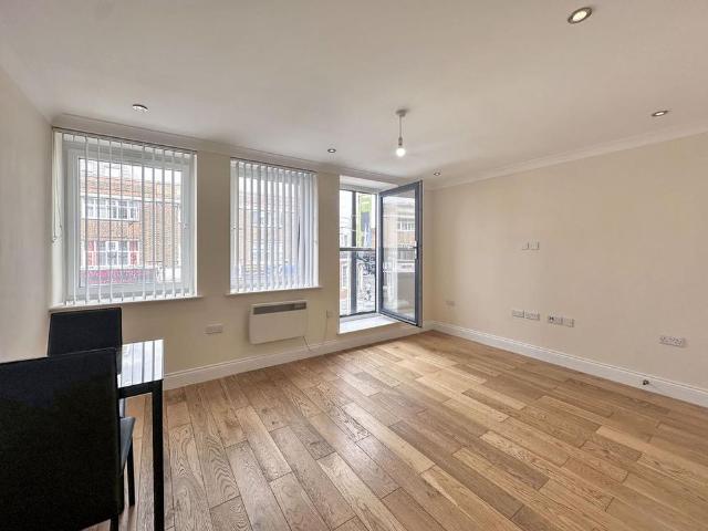 Apartment for rent in Slough