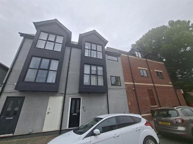 Flat for rent in Falcon Lodge, Wales