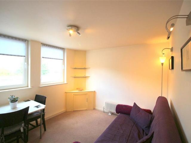 Apartment for rent in Silvermills, New Town