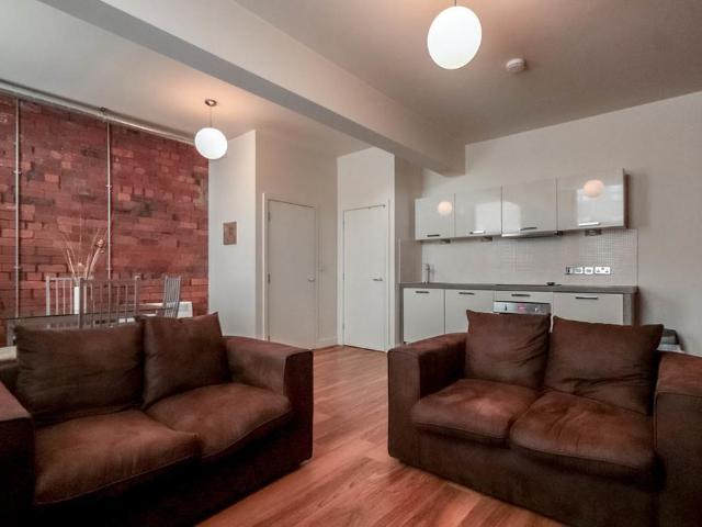 Flat for rent in Batley, Kirklees