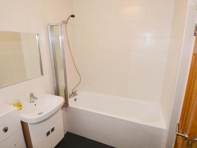 Apartment for rent in Churchill Gardens Estate, Pimlico