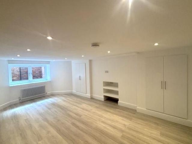 Apartment for rent in Milverton, Green Close