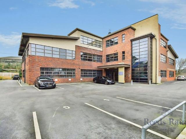 Flat for rent in Wilmslow Park, Wilmslow