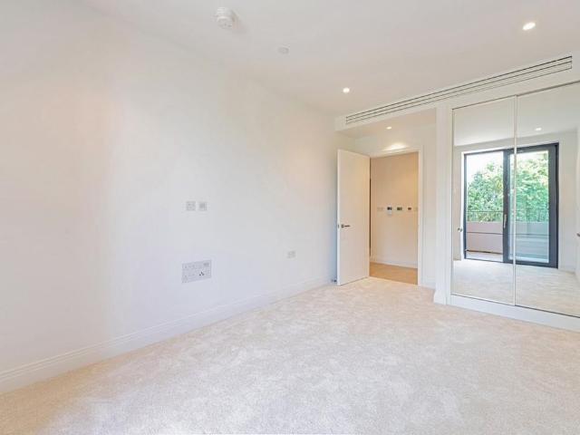Apartment for rent in Sands End, Greater London
