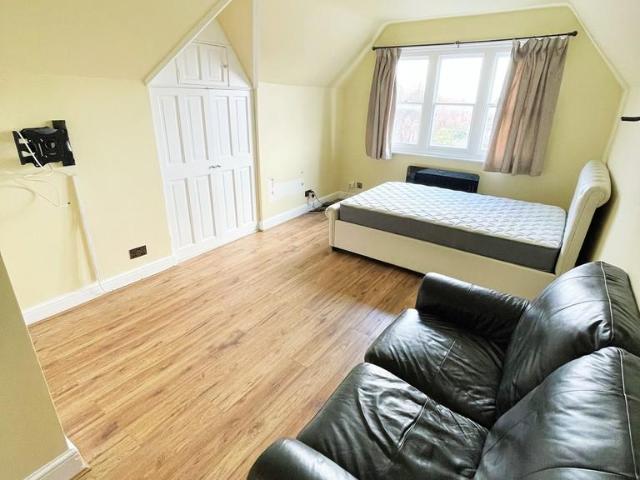 Flat for rent in Newtown, Reading