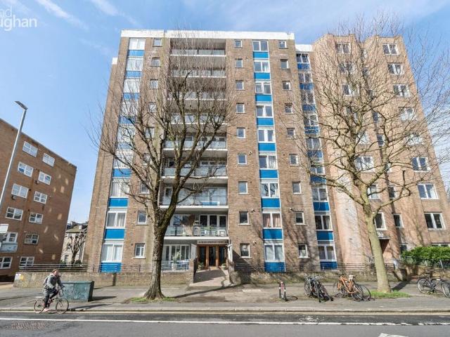 Studio for rent in Aldrington