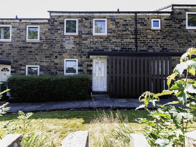 Flat for rent in Lindley, West Yorkshire