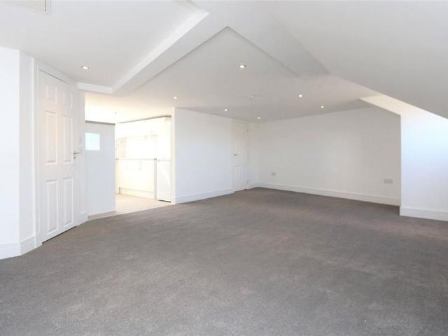 Apartment for rent in Langside, Scotland