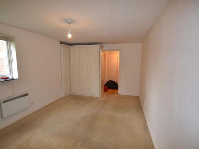 Apartment for rent in Little Heath, Greater London