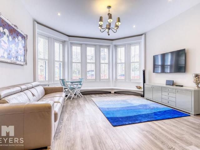 Apartment for rent in Lansdowne, Springbourne