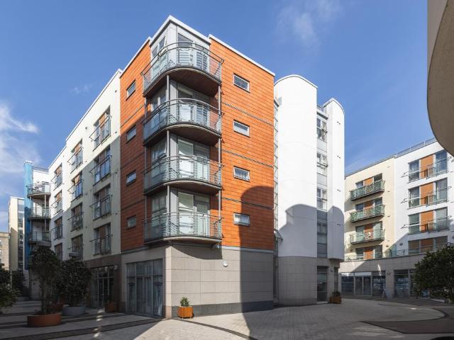 Flat for rent in St Helier, Greater London