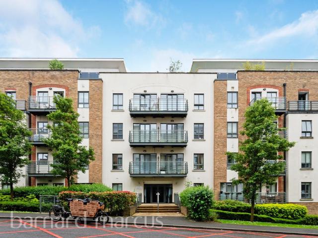 Flat for rent in Roehampton, Greater London