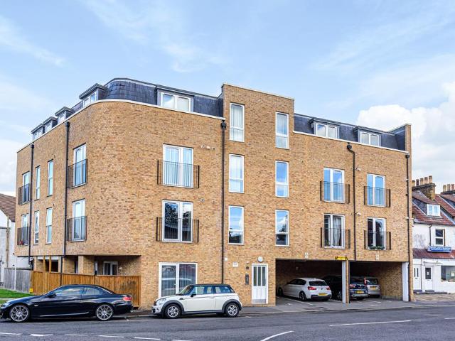 Flat for rent in Shortlands, Greater London