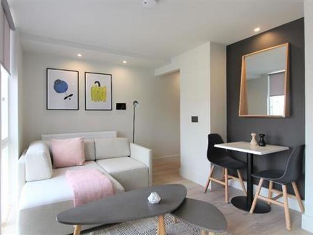 Flat for rent in Hulme, Georgia