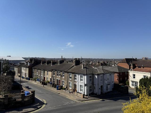 Flat for rent in The Dales, Key Street