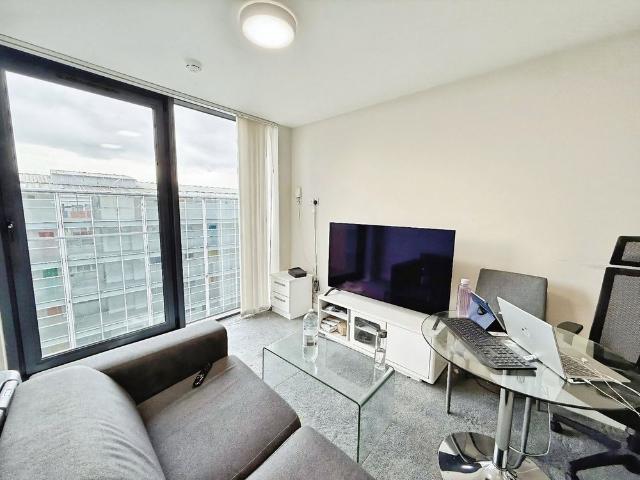Studio for rent in Leylands, West Yorkshire