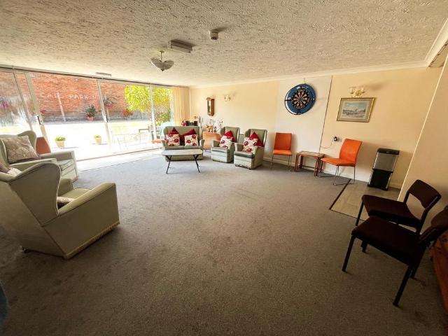 Apartment for rent in Penn Hill, Poole