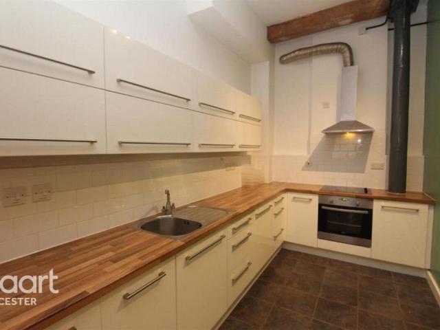Flat for rent in Bede Island, Old Wharf