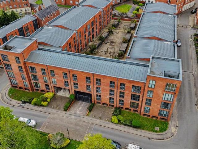Flat for rent in Dickens Heath, Isle Of Man