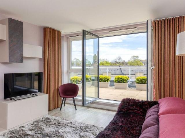 Apartment for rent in Gayfield, Broughton