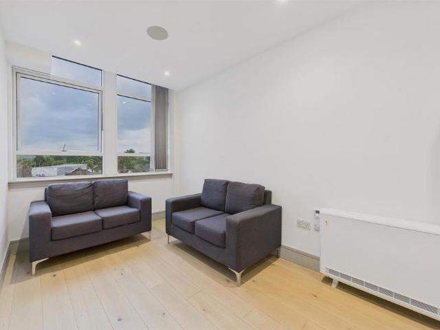 Apartment for rent in Lane, Greater London