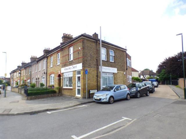 Flat for rent in Longlands, Halfway Street