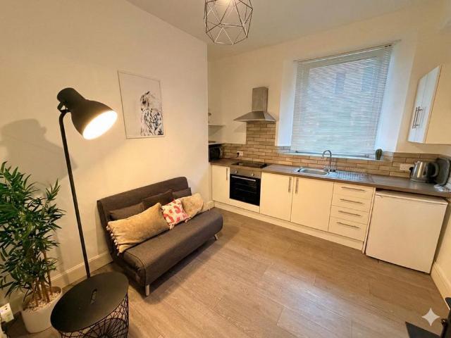 Apartment for rent in Marionville, Restalrig