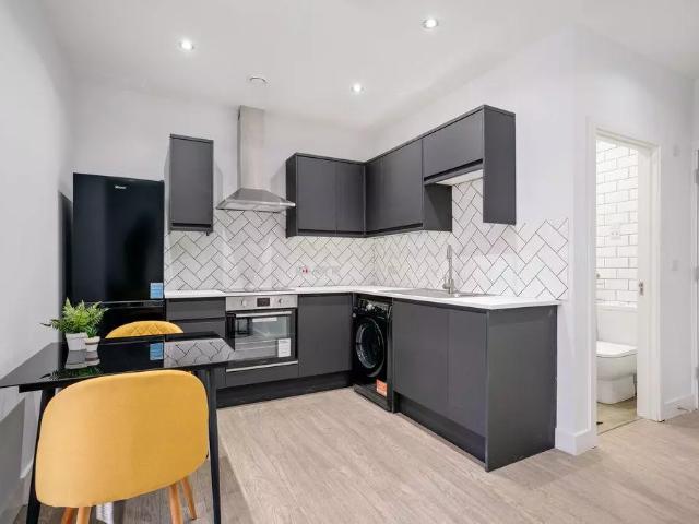 Flat for rent in St Matthew's, Old Wharf