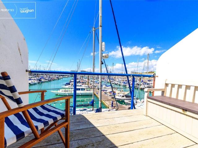 Studio for rent in Brighton Marina Village, Roedean