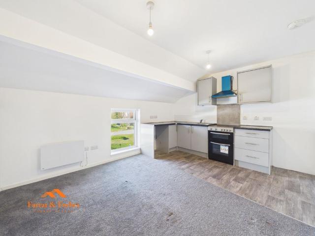 Flat for rent in Burnley Wood, Burnley