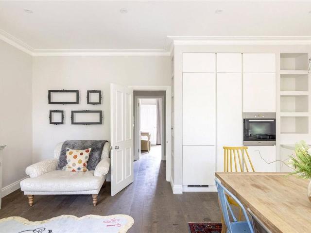 Apartment for rent in Maida Hill, Greater London