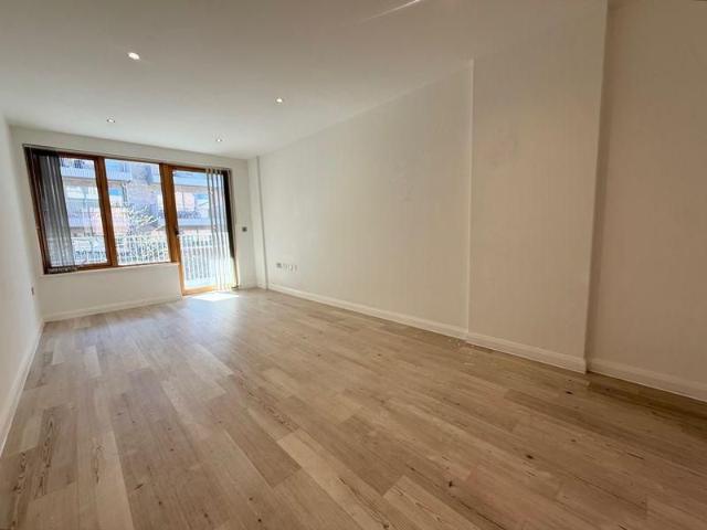 Apartment for rent in Scrattons Farm, Greater London