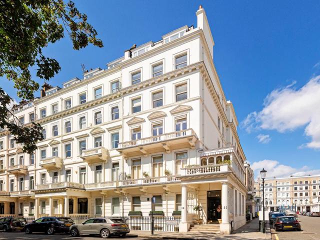 Flat for rent in South Kensington, Greater London