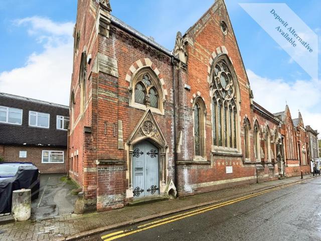 Flat for rent in Brook Street, Bourne Vale