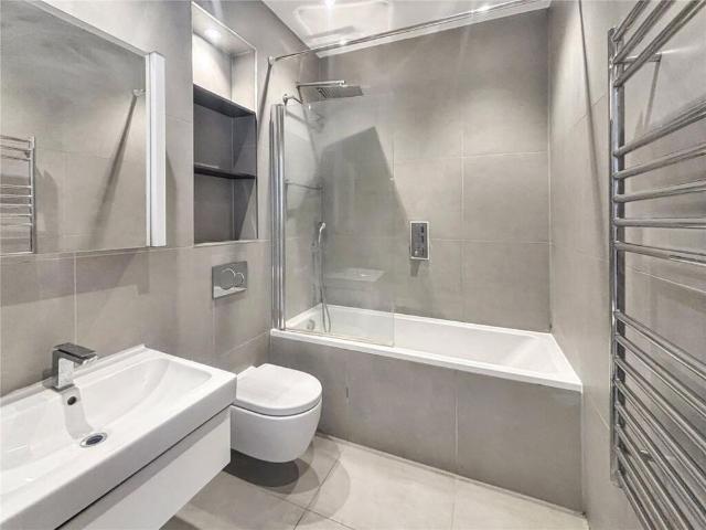 Apartment for rent in Colnbrook with Poyle, Slough