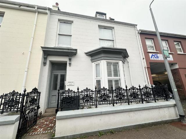 Flat for rent in St Helier