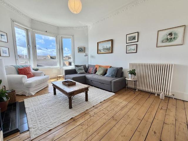 Apartment for rent in The Drives, Dennistoun