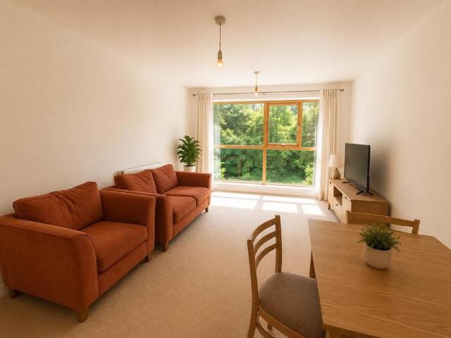 Apartment for rent in Weybridge, Elmbridge